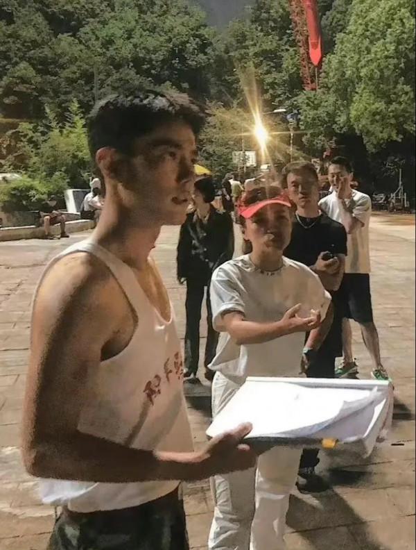 肖戰空降31集評論區了，快去找他聊天呀，越多越好