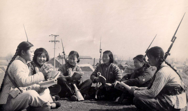 “解放軍上尉”向小孩問路,那孩子飛跑回村彙報:快抓特務 “解放軍上尉”向小孩問路,那孩子飛跑回村彙報:快抓特務