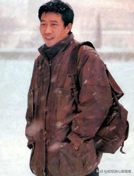 67歲李雪健近況曝光，首次出席兒子電影首映禮，口齒不清惹人淚目