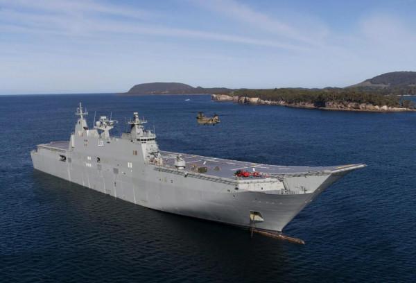 “堪培拉”級兩棲攻擊艦圖集（118圖）