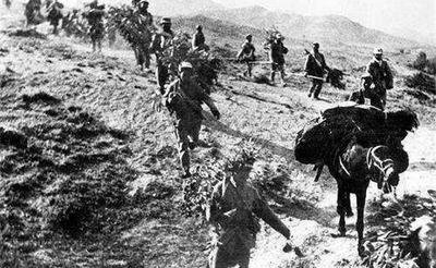 毛主席打了個極秘密的電報給劉鄧，稱陝北甚為困難，劉鄧隨即領會