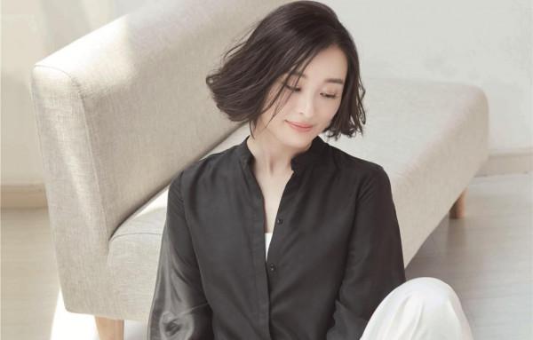 49歲的吳越17年未戀愛，原諒陳建斌蔣勤勤後，她選擇嫁給自己