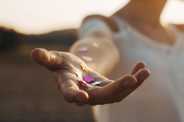 兄弟姐妹別走太近,適度疏離才親密?過來人的箴言給人警醒 兄弟姐妹別走太近,適度疏離才親密?過來人的箴言給人警醒