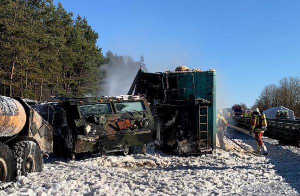 一卡車在德國高速公路上與美軍車隊相撞 致數人受傷