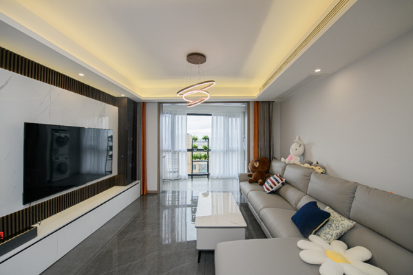 28萬將91㎡毛坯房打造成時尚現代風，巧改餐廳多出一面收納牆