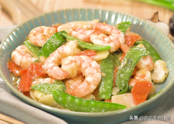 荸薺搭配蝦仁一起炒，鮮嫩清甜又好吃，老少皆宜的家常美食