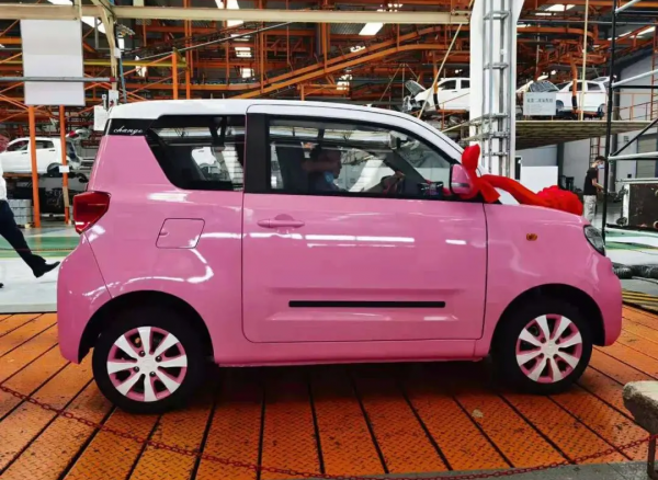 北汽製造“嫦娥”實車曝光,三門四座,軸距超2米,續航150公里 北汽製造“嫦娥”實車曝光,三門四座,軸距超2米,續航150公里