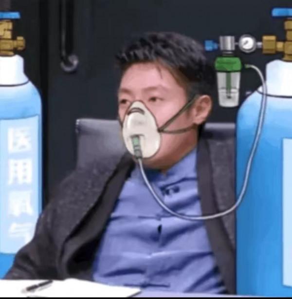 公司小貓太粘人了！招架不住啊