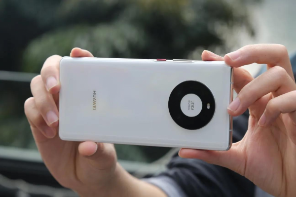 雙十一給爸媽買手機，我推薦七款，省心顯孝心