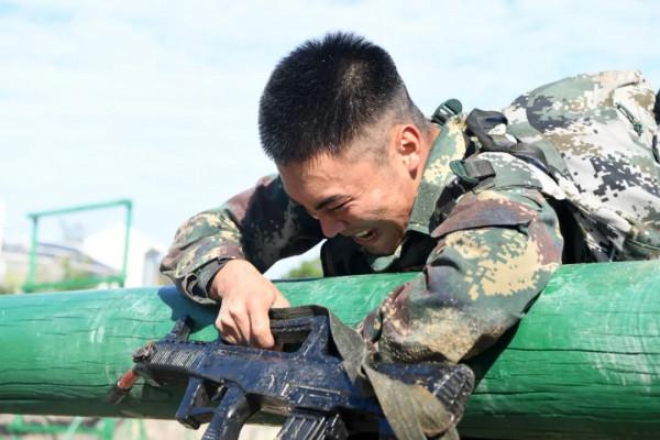 燃爆！！“十個關鍵詞”解鎖火箭軍某部軍體運動會