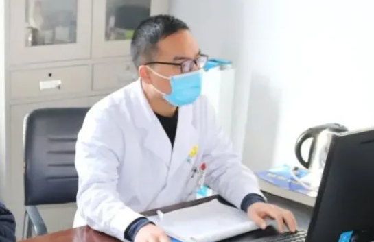 這個醫生最美一跪，