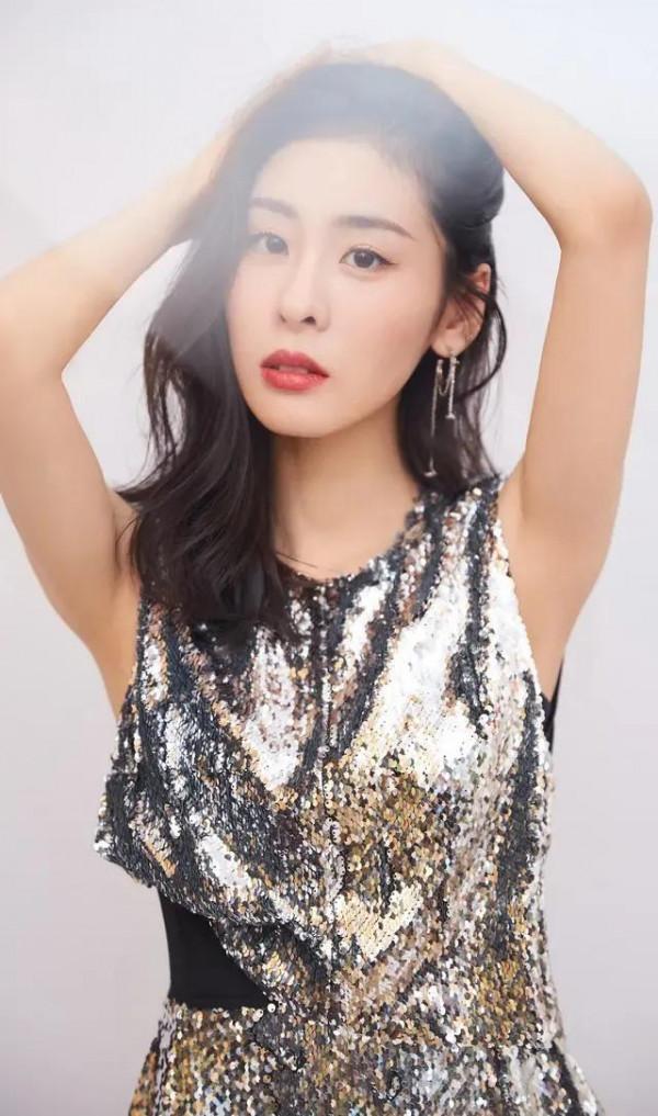 張碧晨好美，沒有婚禮的她，突然有娃了，覺得她太不值了