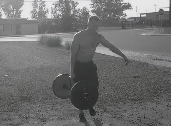 比深蹲、硬拉還牛逼的動作,讓你練遍全身,女朋友超喜歡 比深蹲、硬拉還牛逼的動作,讓你練遍全身,女朋友超喜歡