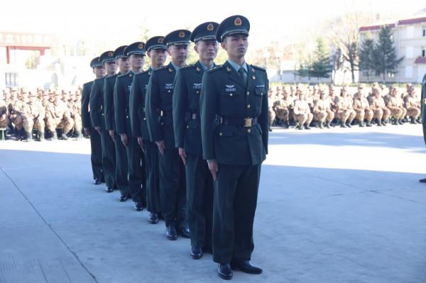 爭當標兵！高原通訊兵佇列會操現場