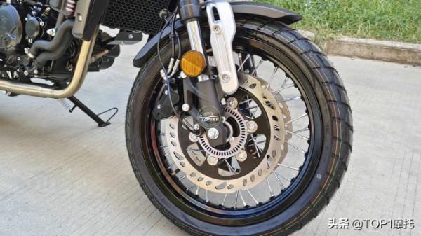 無極300AC攀爬版到店實拍 更適合跑爛路的復古摩托 無極300AC攀爬版到店實拍 更適合跑爛路的復古摩托