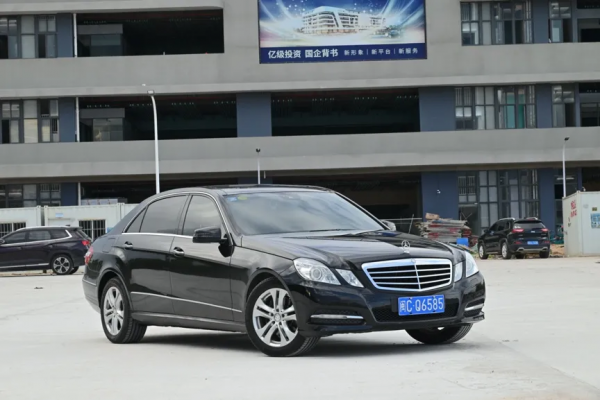 苦等兩年,終得六缸自吸賓士E300L,9年只跑4.5萬公里 苦等兩年,終得六缸自吸賓士E300L,9年只跑4.5萬公里