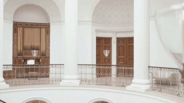 戴安娜王妃在鏡頭前那麼美，離不開這個設計師，還有兩個生活習慣