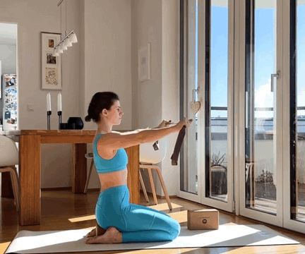 超詳細！10個瑜伽體式，教你循序漸進肘倒立