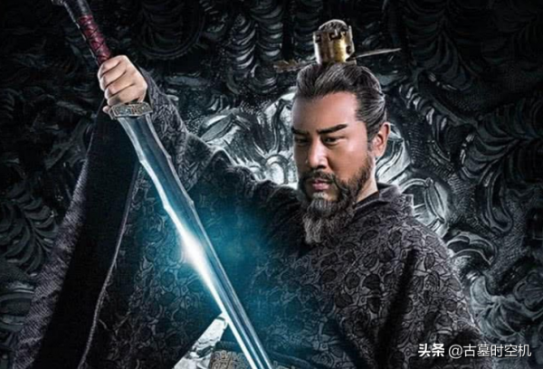 三國古墓出土“無瑕白玉杯”，千年掩埋無損分毫，專家：美到極致