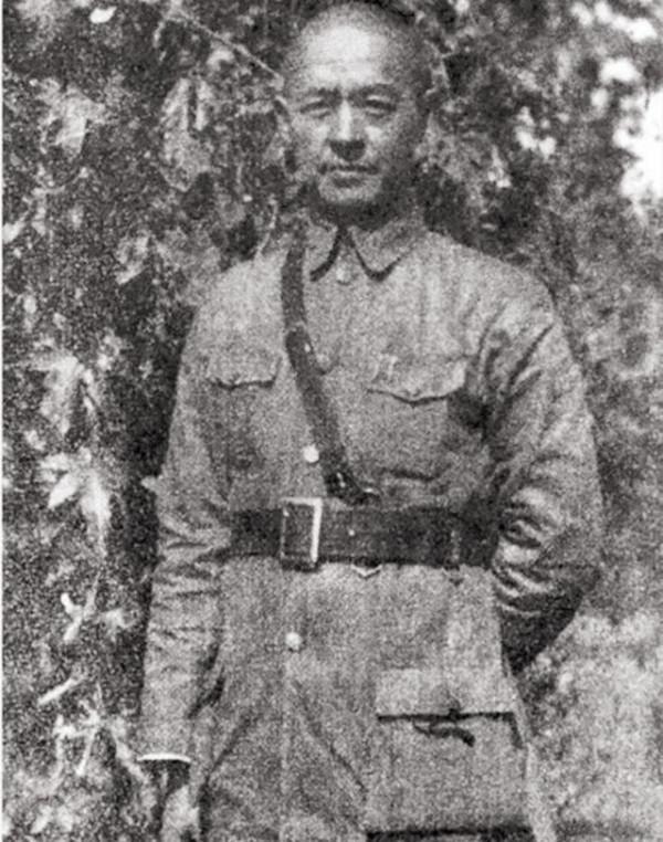 少女遭官兵糟蹋,將軍下令所有人脫褲子,查到真兇後揮淚下令:殺 少女遭官兵糟蹋,將軍下令所有人脫褲子,查到真兇後揮淚下令:殺