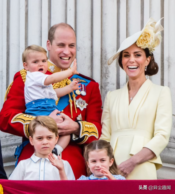 與曾祖母女王在一起!盤點一下英國女王伊麗莎白二世的12個曾孫 與曾祖母女王在一起!盤點一下英國女王伊麗莎白二世的12個曾孫
