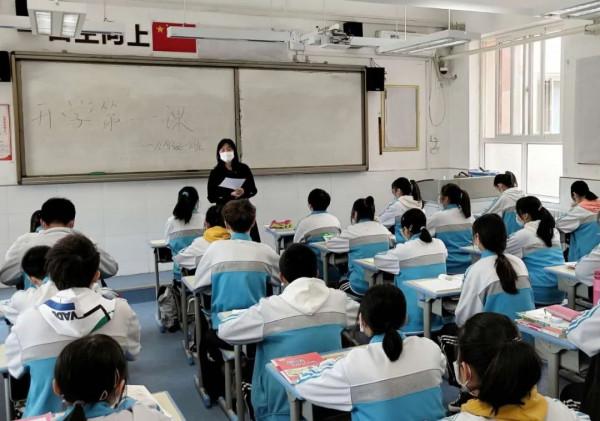 雙減之後,連學校也開始“鑽空子”,8點上課難道是“形同虛設” 雙減之後,連學校也開始“鑽空子”,8點上課難道是“形同虛設”