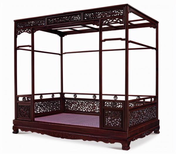 傳世孤例明晚期罕見黃花梨架子床即將亮相嘉德香港秋拍