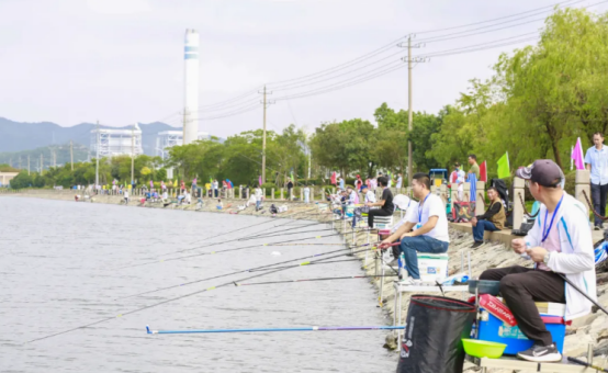 六橫舉行“魚膳房杯”休閒庫釣賽