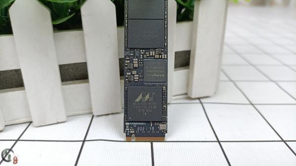 國產品牌發力,助力SSD進入T級普及時代,金百達這款SSD香不香? 國產品牌發力,助力SSD進入T級普及時代,金百達這款SSD香不香?