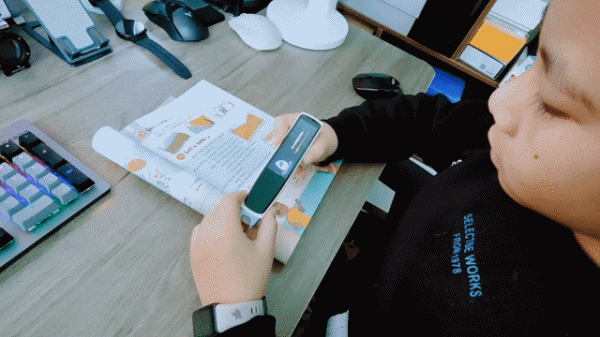 AI智慧輔助，阿爾法蛋AI詞典筆上手體驗，知識加倍增長