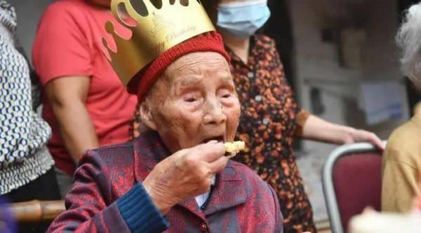 清朝00後朱鄭氏:121歲仍然健在,六世同堂,她為什麼這麼長壽 清朝00後朱鄭氏:121歲仍然健在,六世同堂,她為什麼這麼長壽