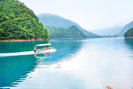 文縣天池 靜謐中的美麗 文縣天池 靜謐中的美麗