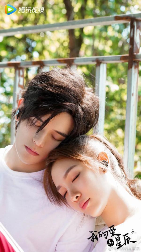 2022年，《兩個人的小森林》《愛的二八定律》等劇將“高甜撒糖”