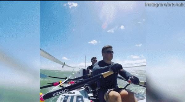 英國王室出了個英俊小哥，女王看好他，有望頂了哈里的缺