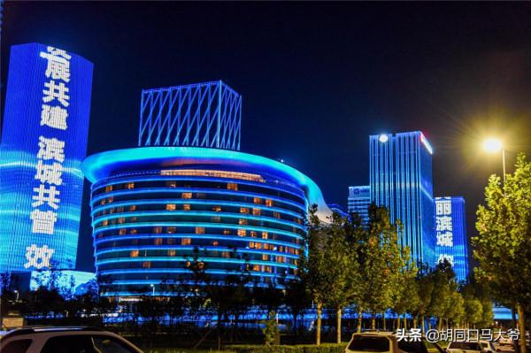 多圖預警！燈光點亮海河岸，國慶首日濱城是這樣的