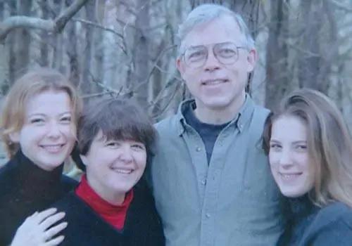 美國飛虎隊後裔定居中國，成央視美女主持人，稱中國才是第一故鄉