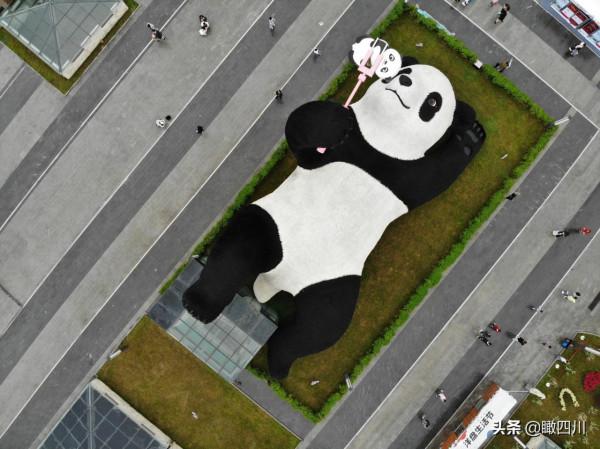 “大黃鴨之父”在中國建了座全球最重大熊貓雕塑:130噸重26米長 “大黃鴨之父”在中國建了座全球最重大熊貓雕塑:130噸重26米長