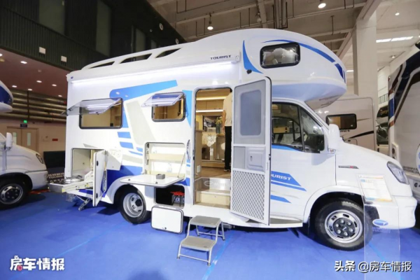 拓銳斯特釋出新車型，佈局用得少但空間真心大，一家四口住挺自在