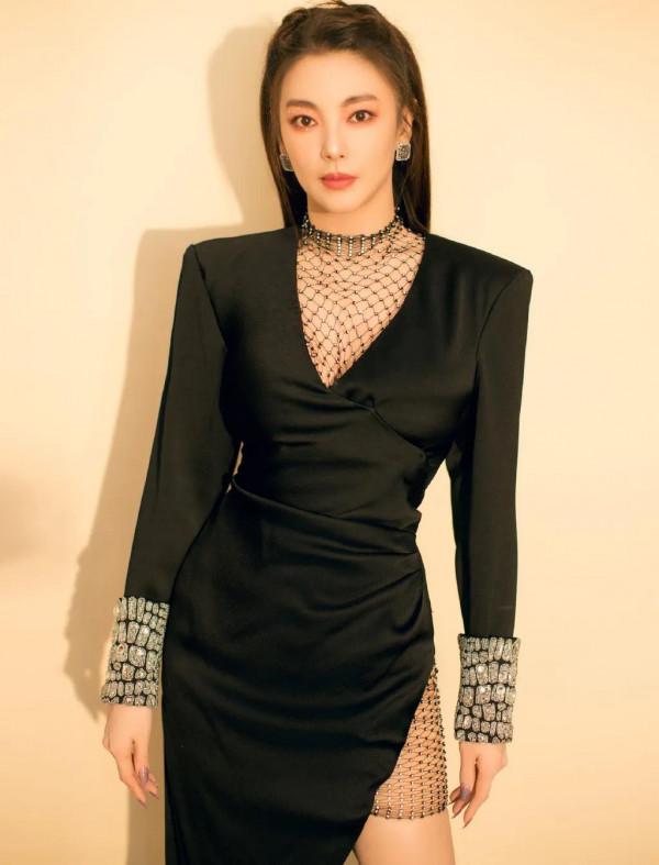 張雨綺的時尚造型