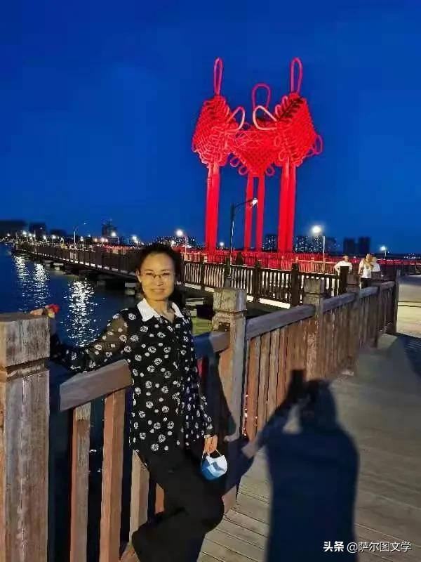 「黑龍江」曼 娘 | 半個月亮 (散文) ​