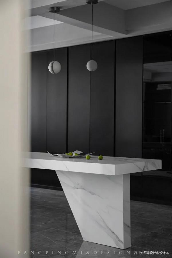 無電視、無主燈、客廳書房打通——超耐看的黑白灰個性私宅