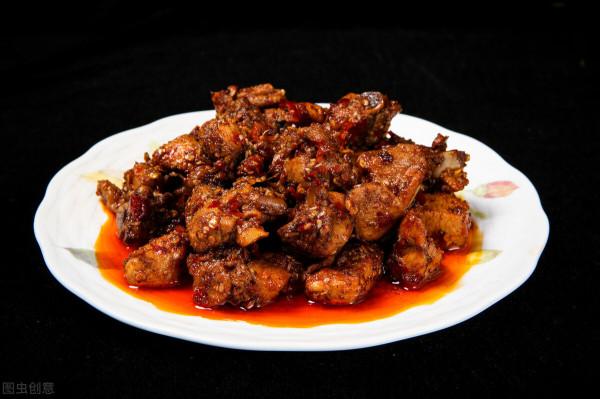 辣子雞的家常做法，簡單幾步，又香又酥，學會做給家人吃