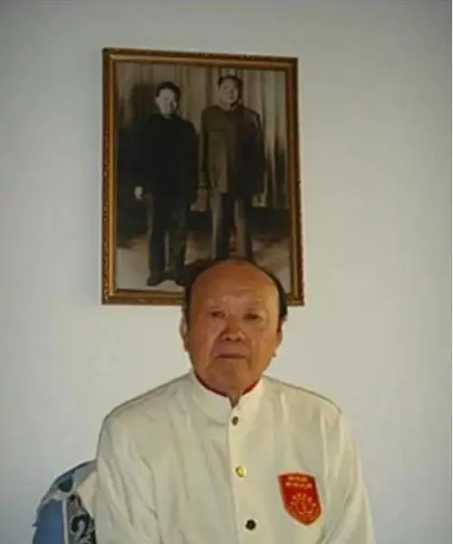 他為毛主席做了22年的飯，從未加過一滴醬油，飯後還要銷燬選單