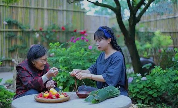 李子柒傳播的十大東方文化十首詩（前五），她與薇婭你更喜歡誰？