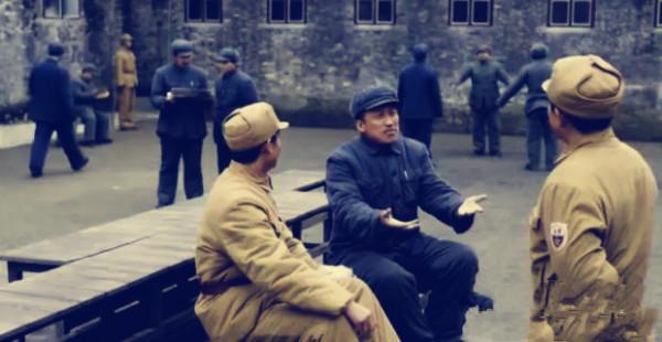 國軍少將陳噓雲身負重傷，陳茂輝力排眾議，用擔架將其抬下孟良崮