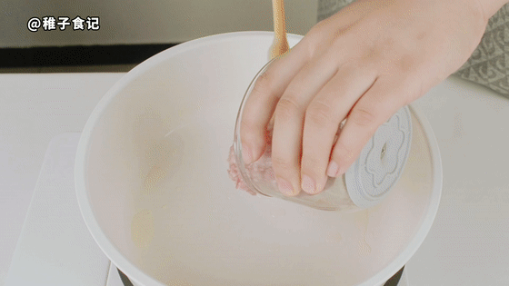 補鐵又補鈣、外皮酥香餡料鮮嫩的肉餅,不揉麵、不和麵,做法簡單 補鐵又補鈣、外皮酥香餡料鮮嫩的肉餅,不揉麵、不和麵,做法簡單
