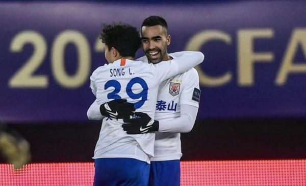 山東泰山利好！上港外援保利尼奧受傷，拿下雙冠王希望大增