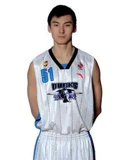 拉著四歲兒子的手離世，緬懷那個33歲的生命