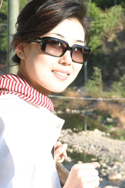 央視主持人李紅寫真集 央視主持人李紅寫真集