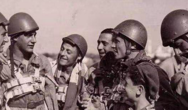 義大利坐擁百萬雄師，德國和其結盟，卻反而被拖入三線作戰的絕境